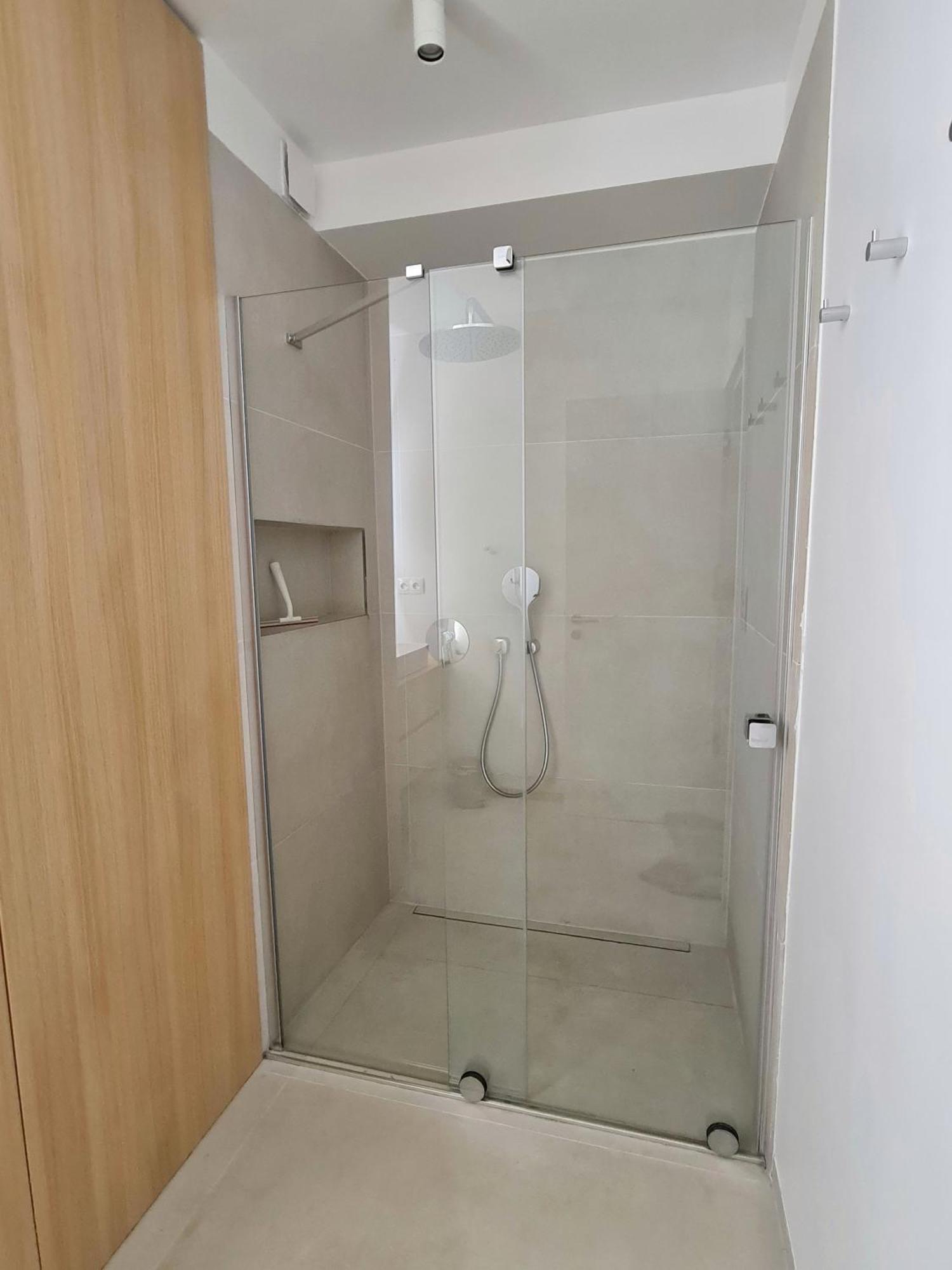 Beautiful New Apt In Old Town Near Train Station - Free Parking 布拉迪斯拉发 外观 照片