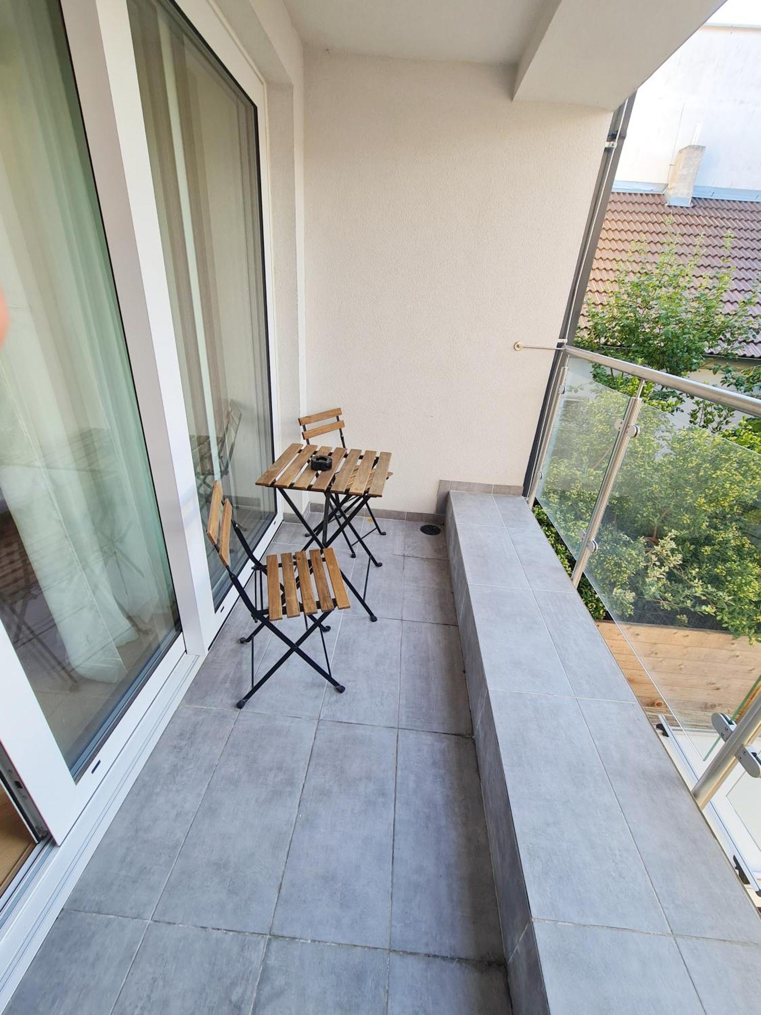 Beautiful New Apt In Old Town Near Train Station - Free Parking 布拉迪斯拉发 外观 照片